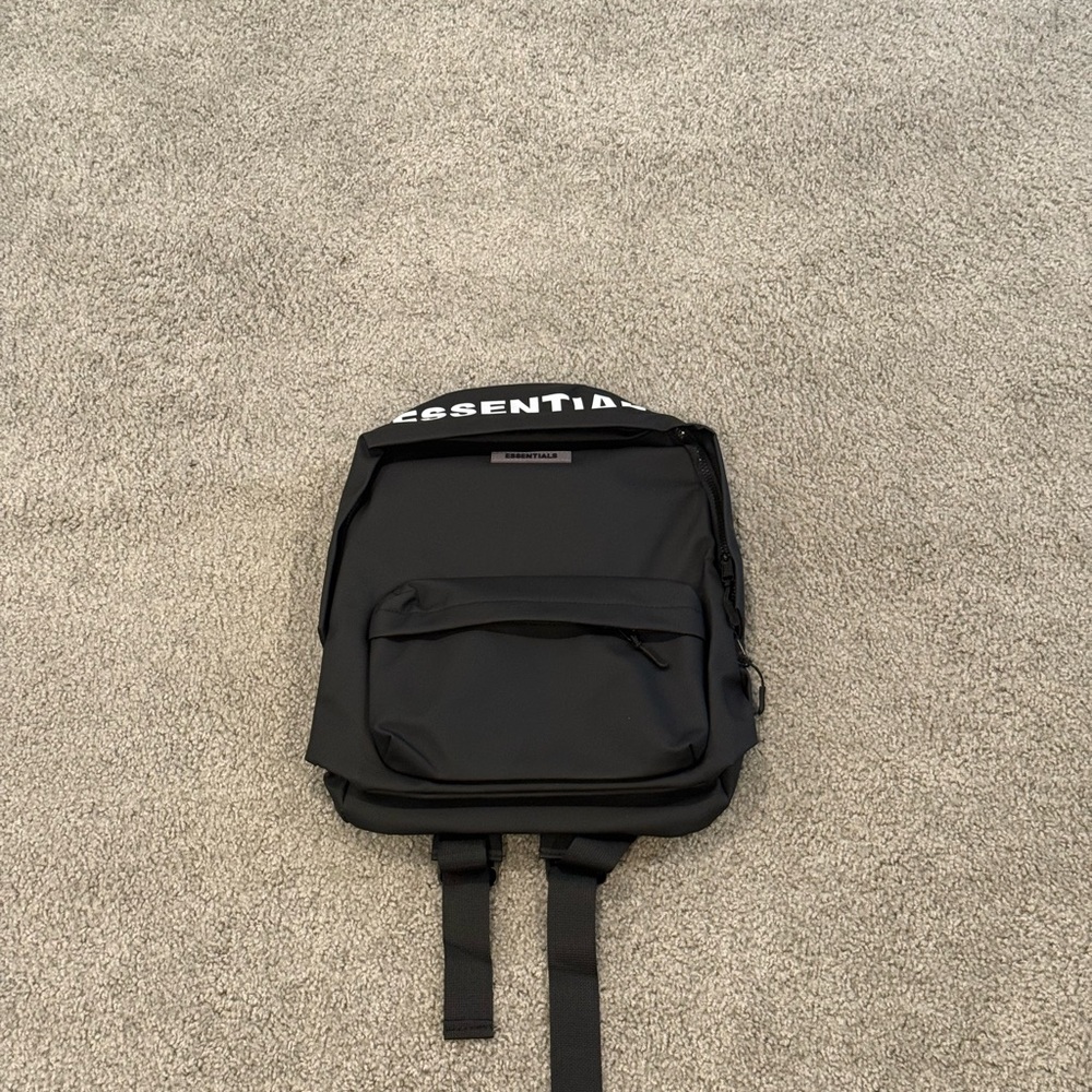 Black Essential Men's Backpack